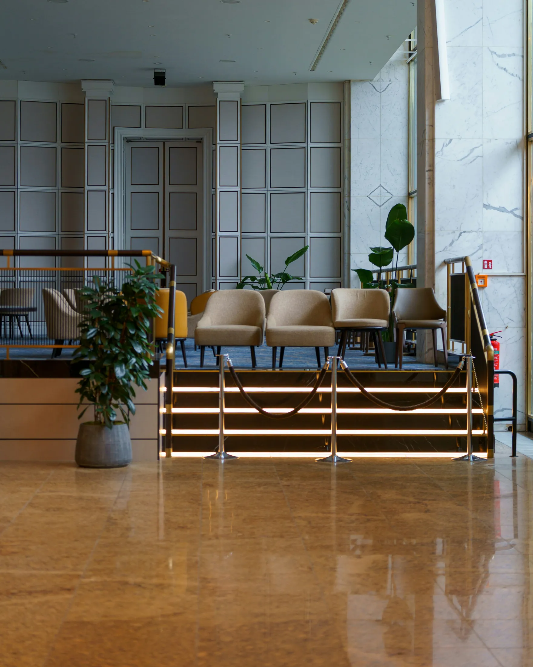 Lobby editorial